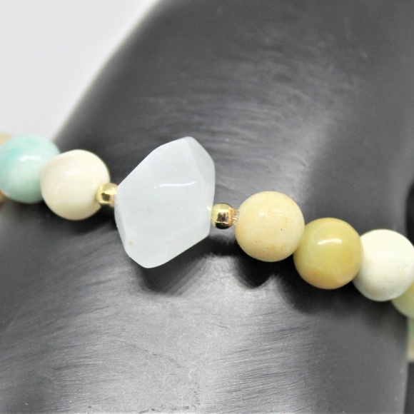 Amazonite beaded stretch bracelet - Picture 3 of 5
